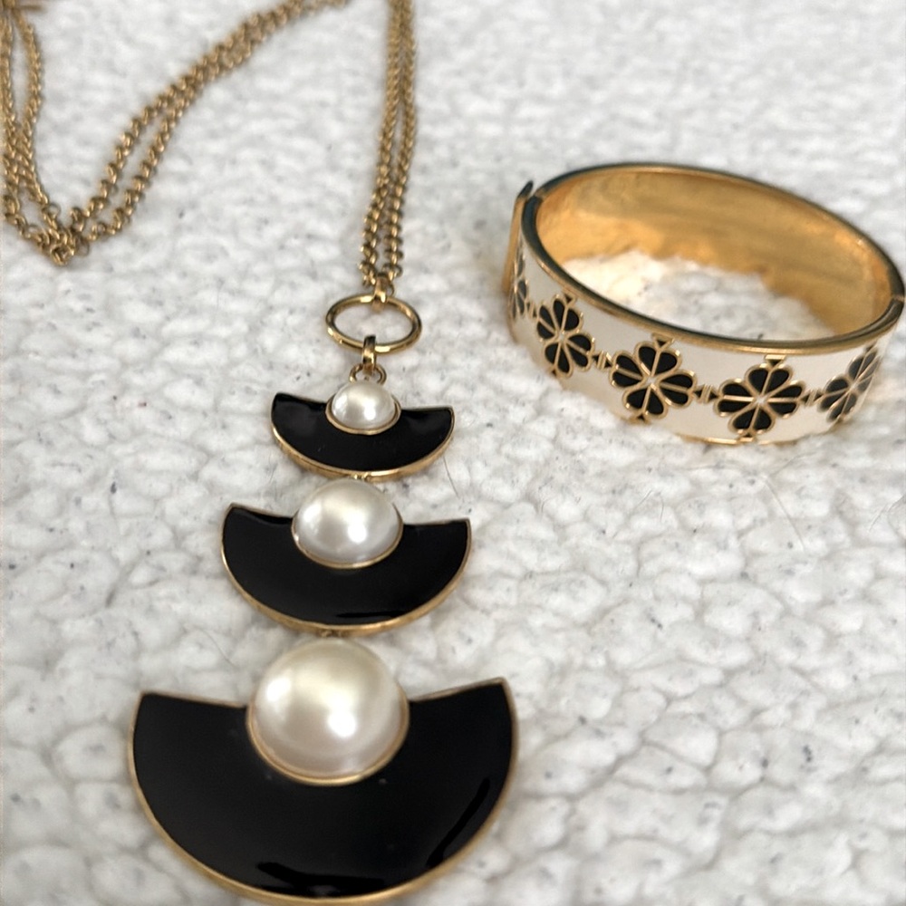 EUC. Kate Spade necklace and bracelet. Black, pearl and gold.